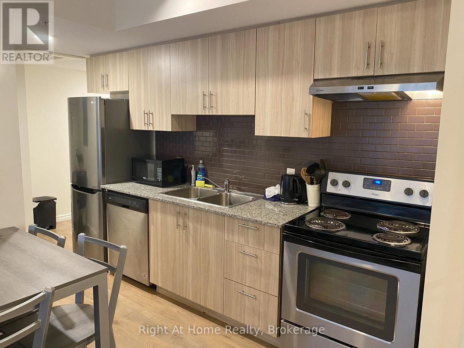 G204 - 275 Larch Street Property Photo 3