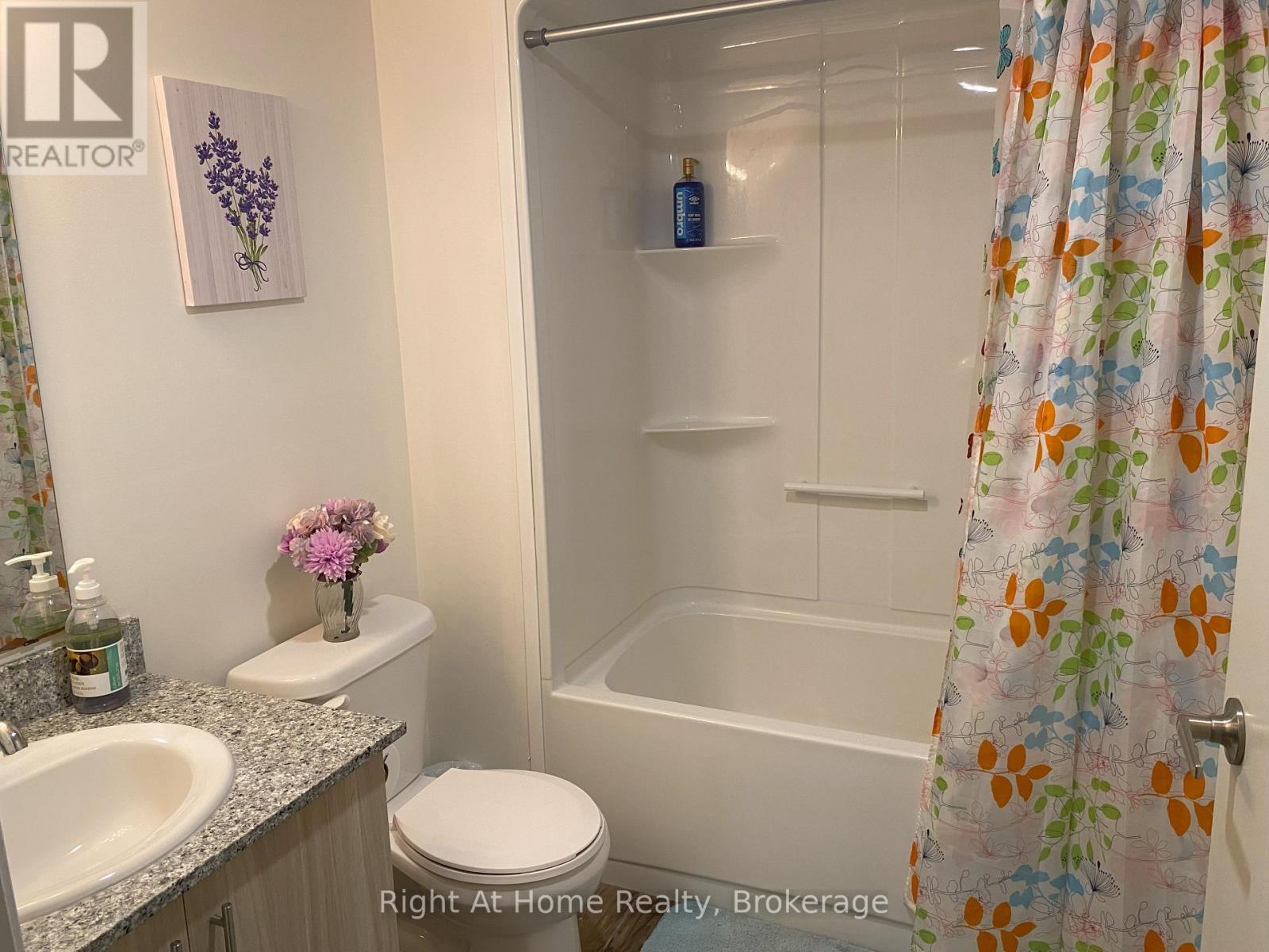 G204 - 275 Larch Street Property Photo 7