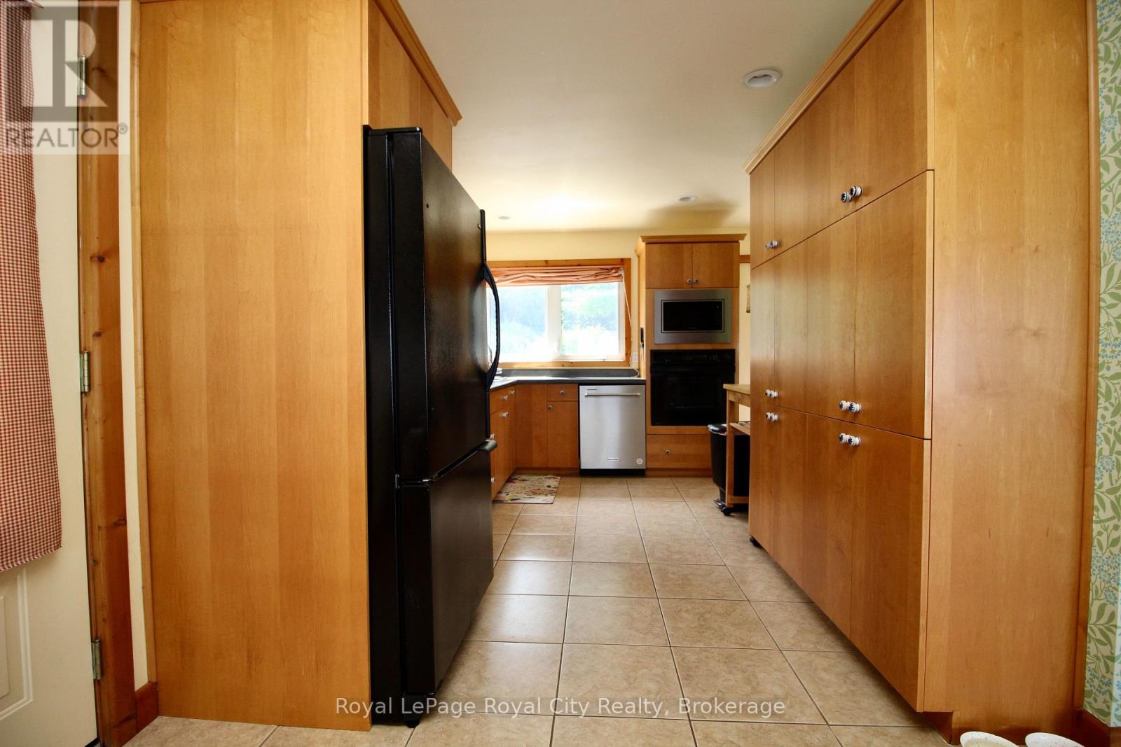 14 Dock Lane Property Photo 9