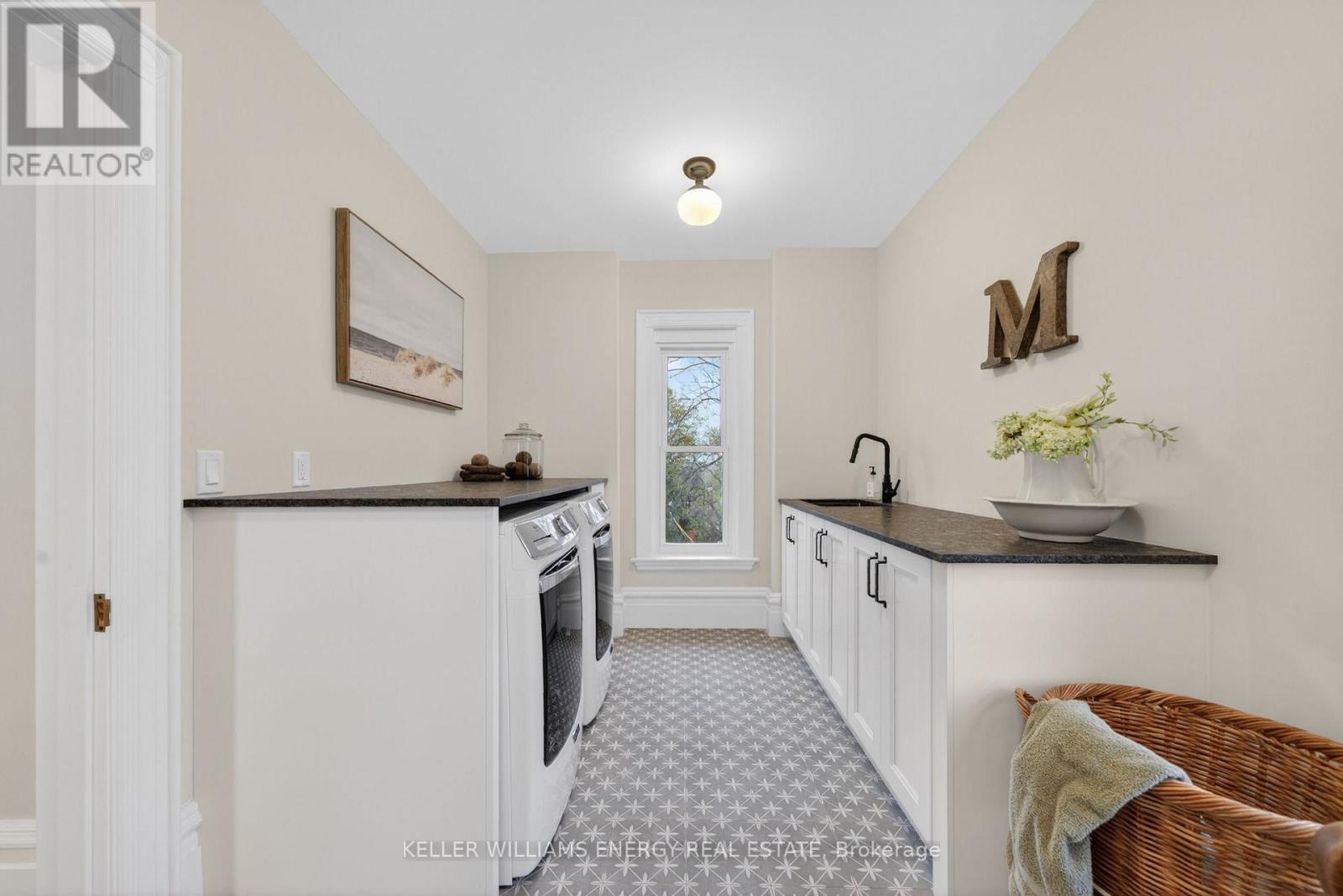 4 Pine Street Property Photo 30