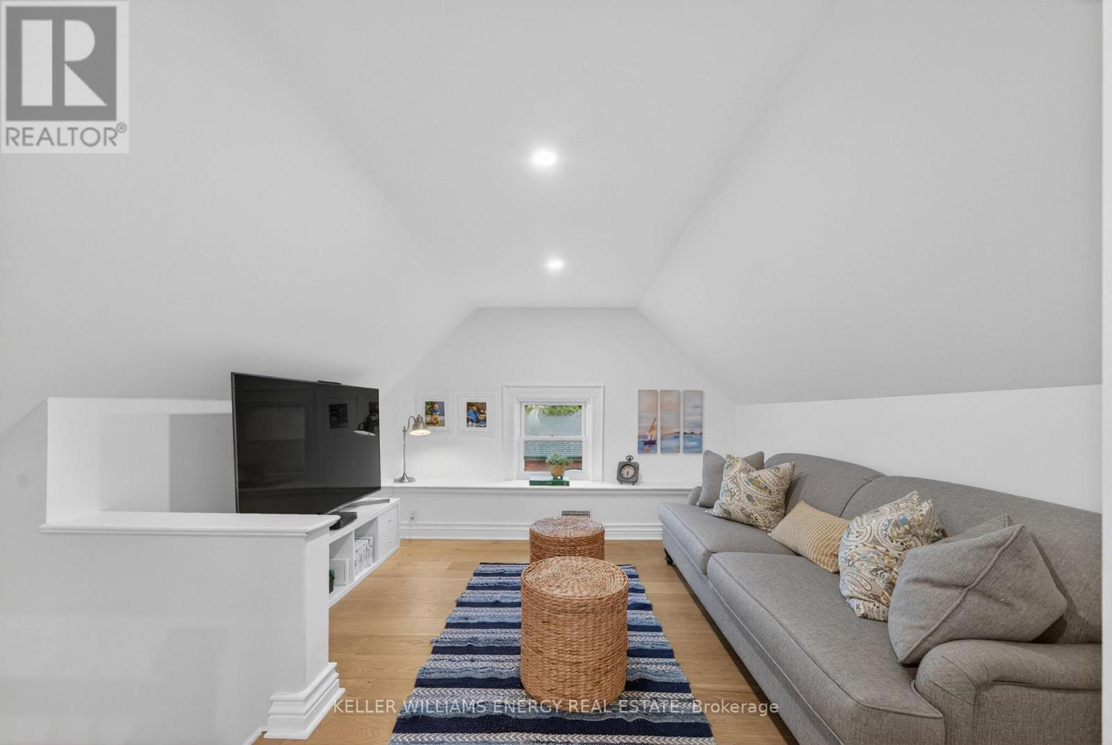 4 Pine Street Property Photo 33