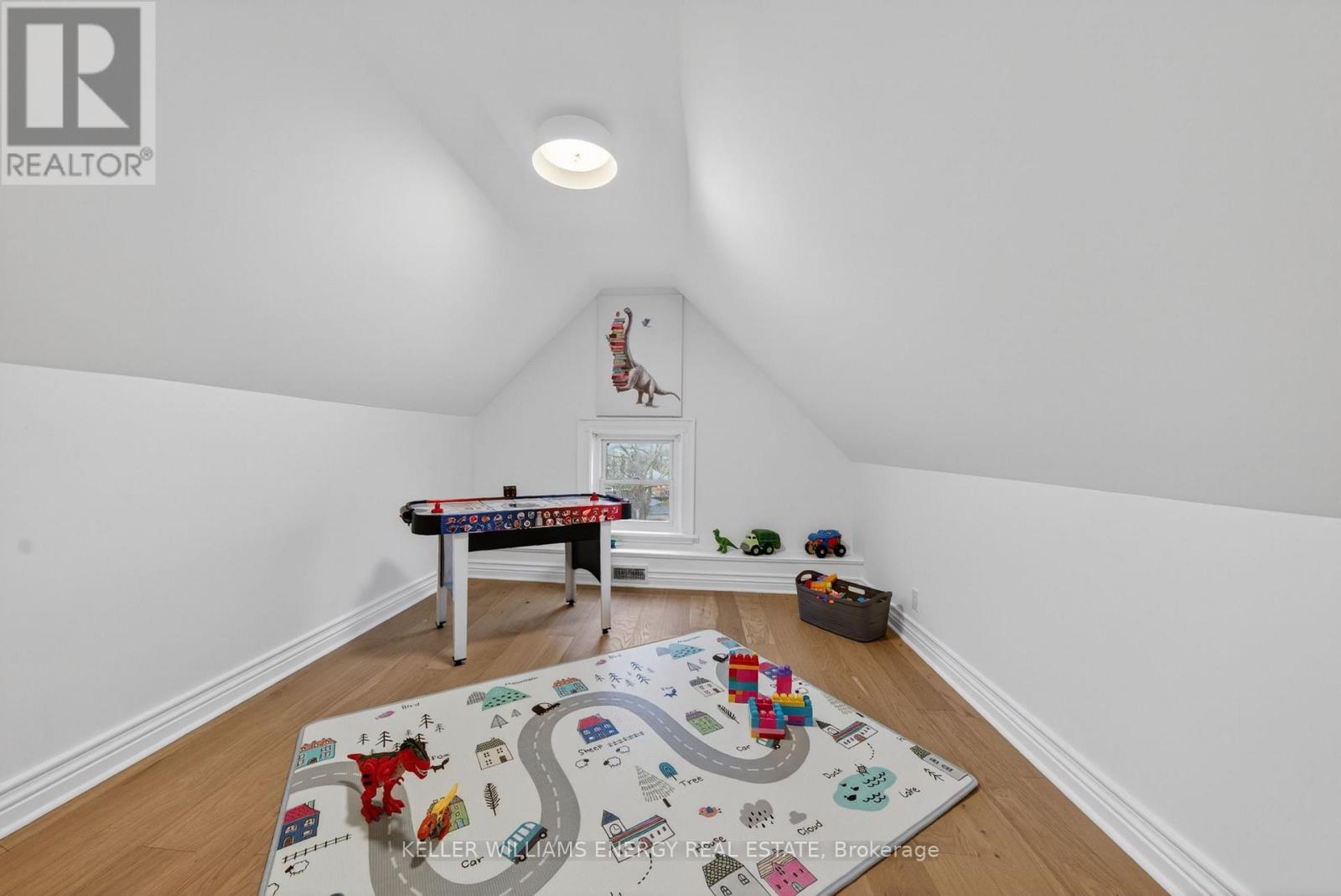 4 Pine Street Property Photo 40