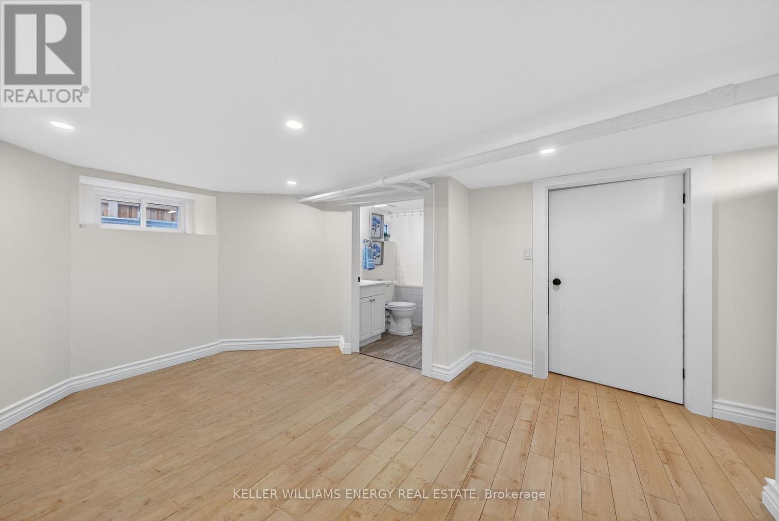 4 Pine Street Property Photo 42