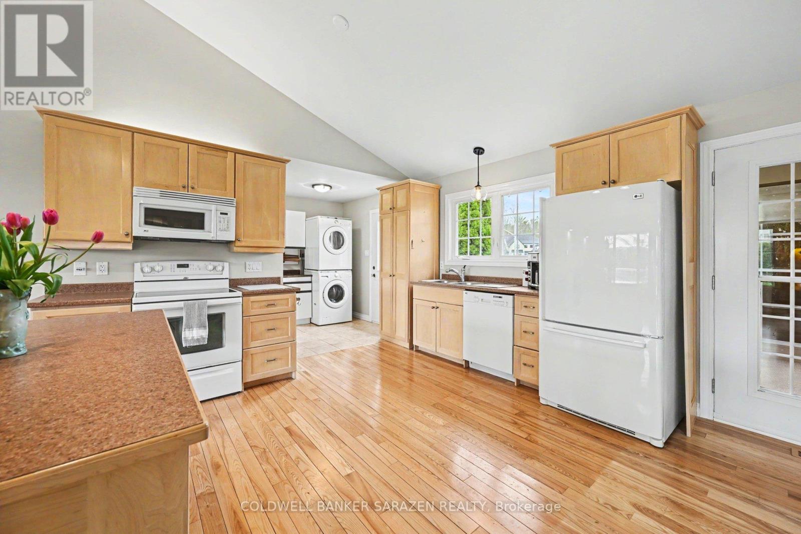 162 Erindale Avenue Property Photo 10