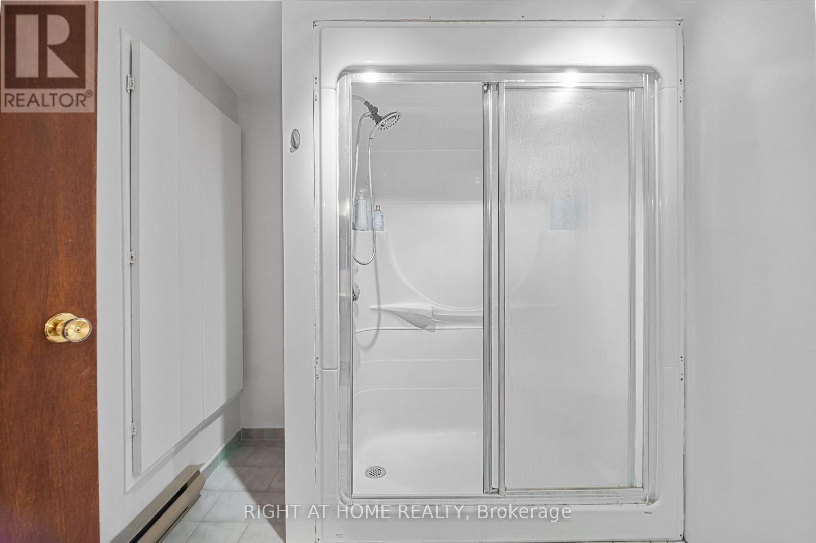 211 King Street Property Photo 26