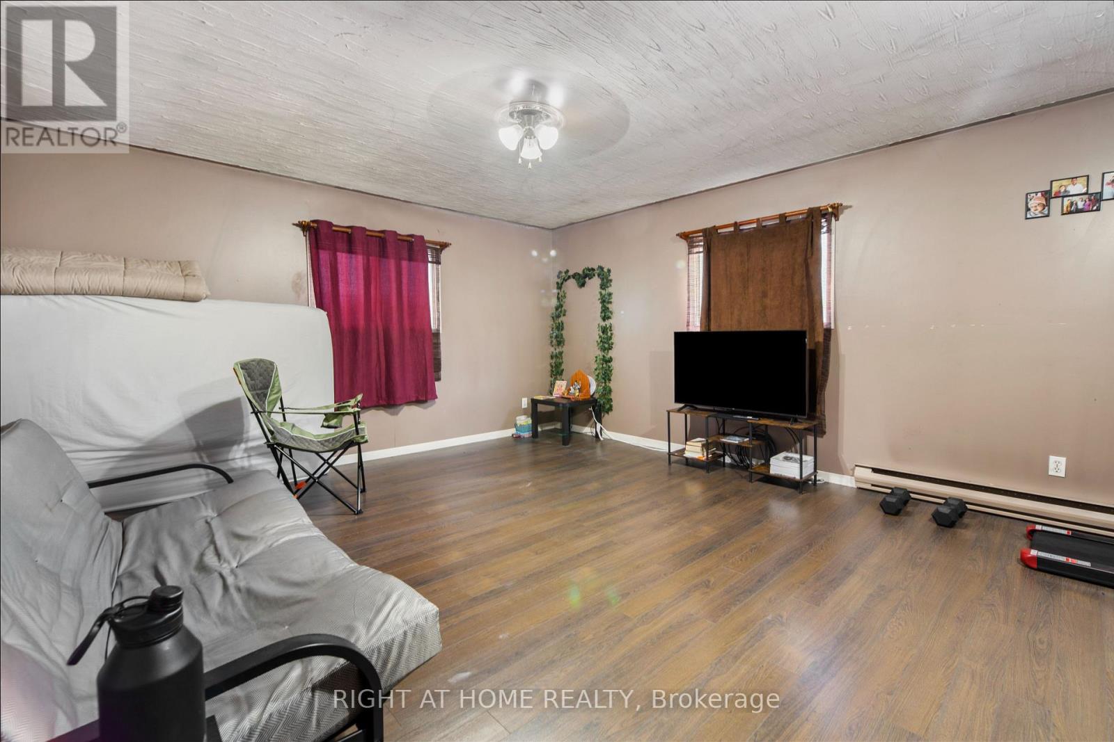 211 King Street Property Photo 31