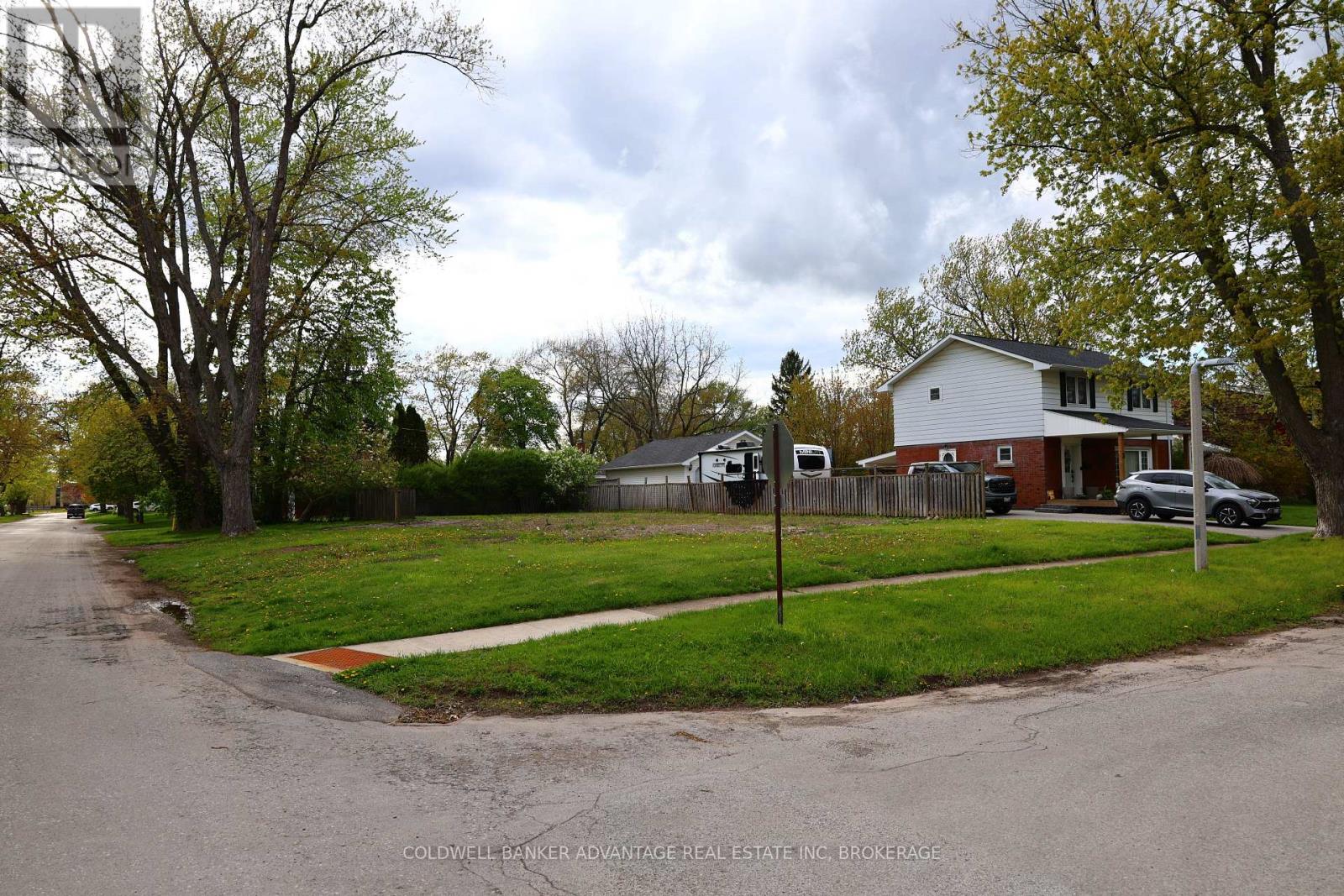 74 Summit Avenue Property Photo 2