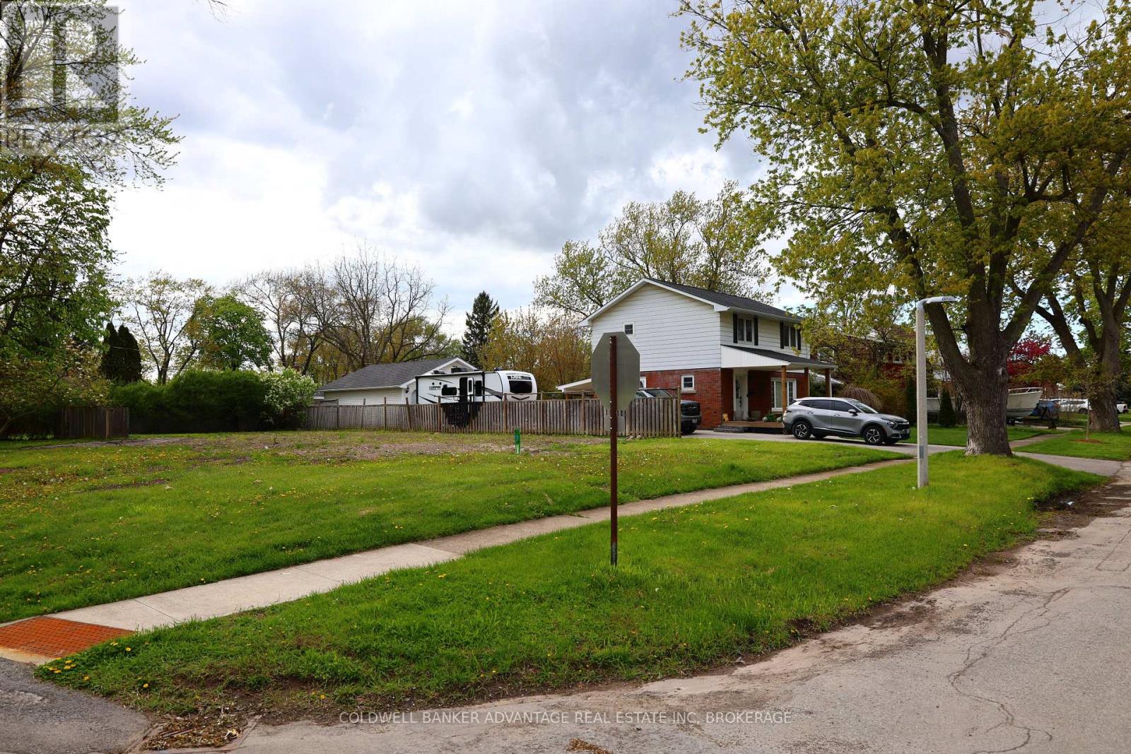 74 Summit Avenue Property Photo 3