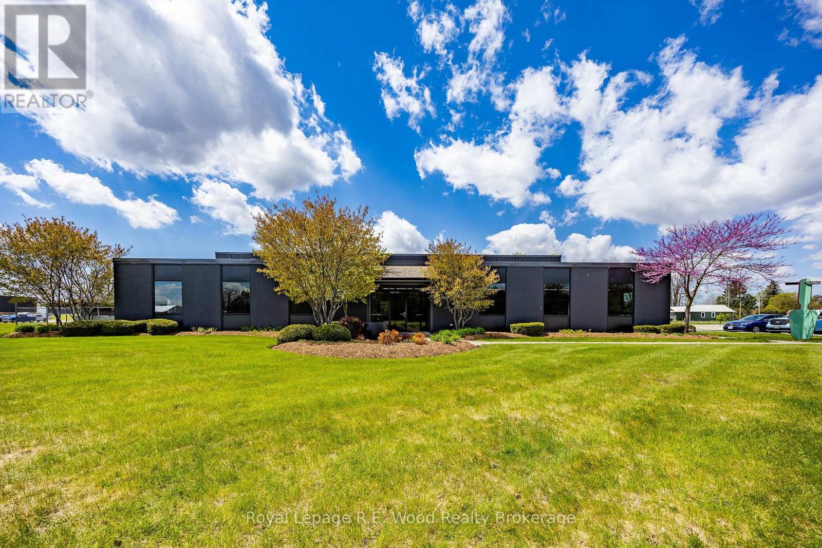 1523 Bell Mill Side Road Property Photo 7