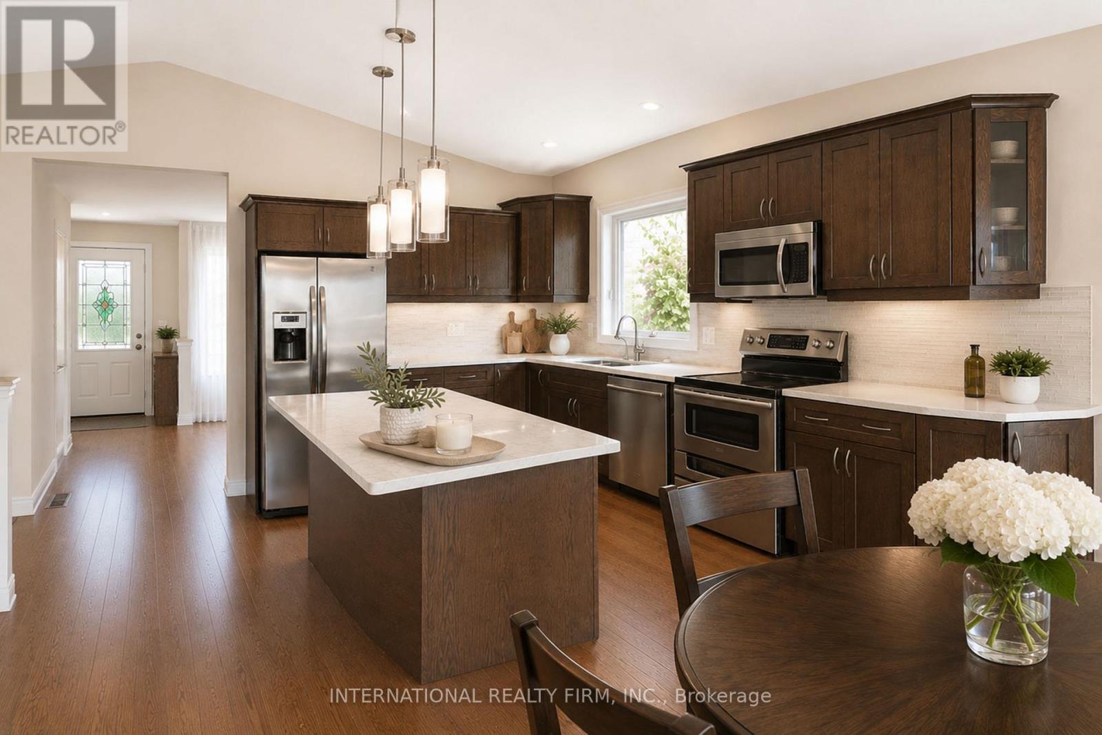 1453 Ireland Drive Property Photo 7