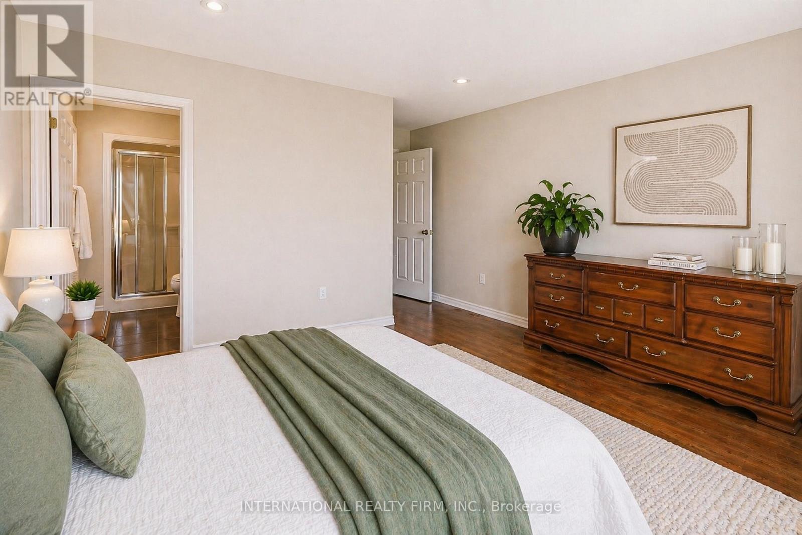 1453 Ireland Drive Property Photo 13