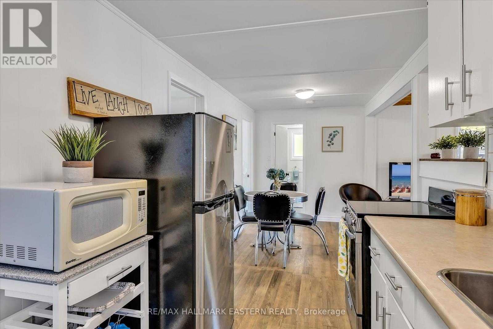 1810 Hull Road Property Photo 6