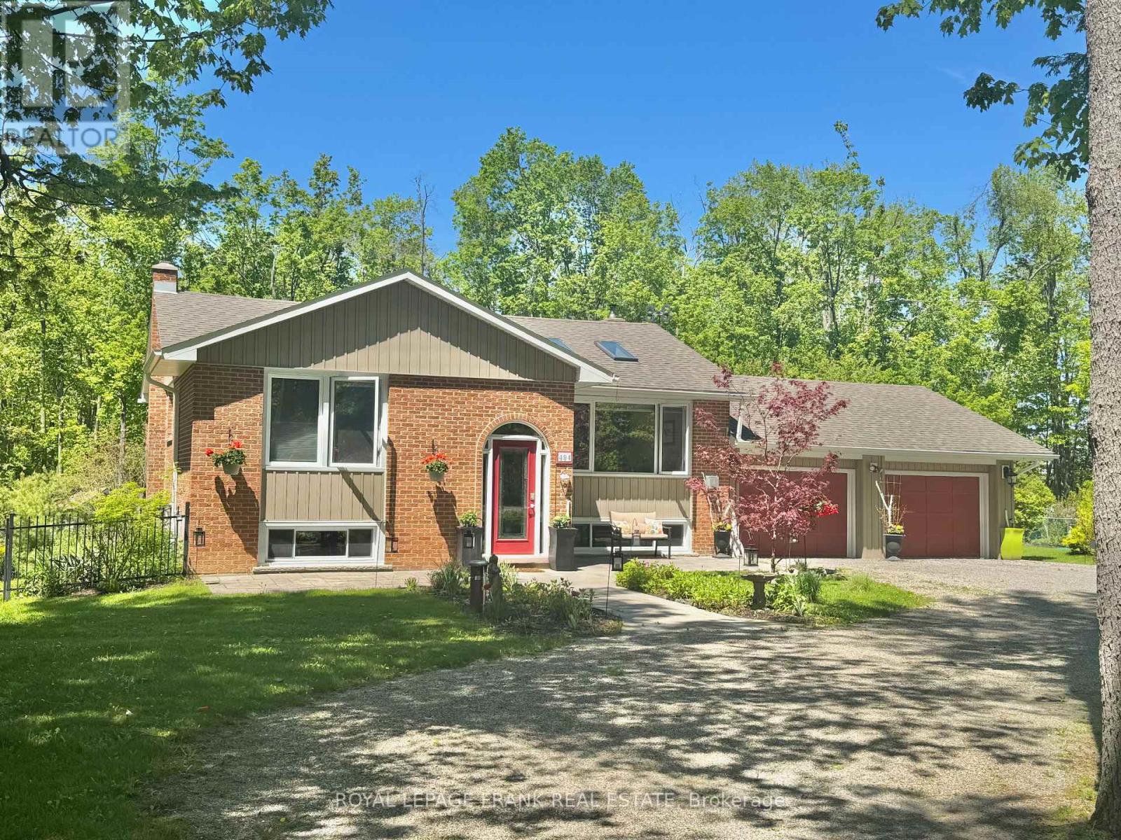 494 5th Line Property Photo 1