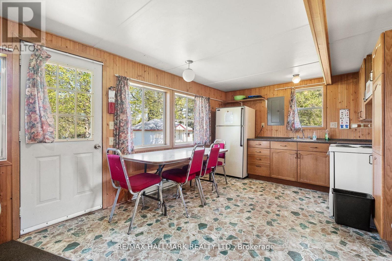 106 - 449 Island View Road Property Photo 3