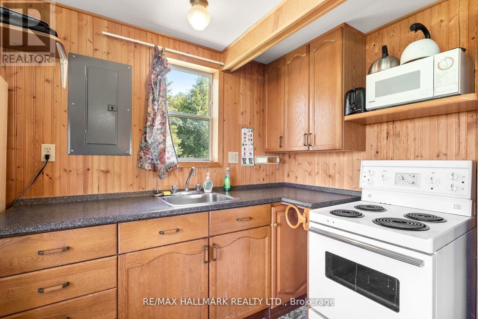106 - 449 Island View Road Property Photo 5