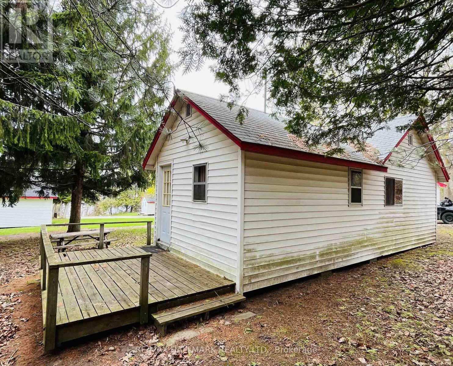 102 - 449 Island View Road Property Photo 2