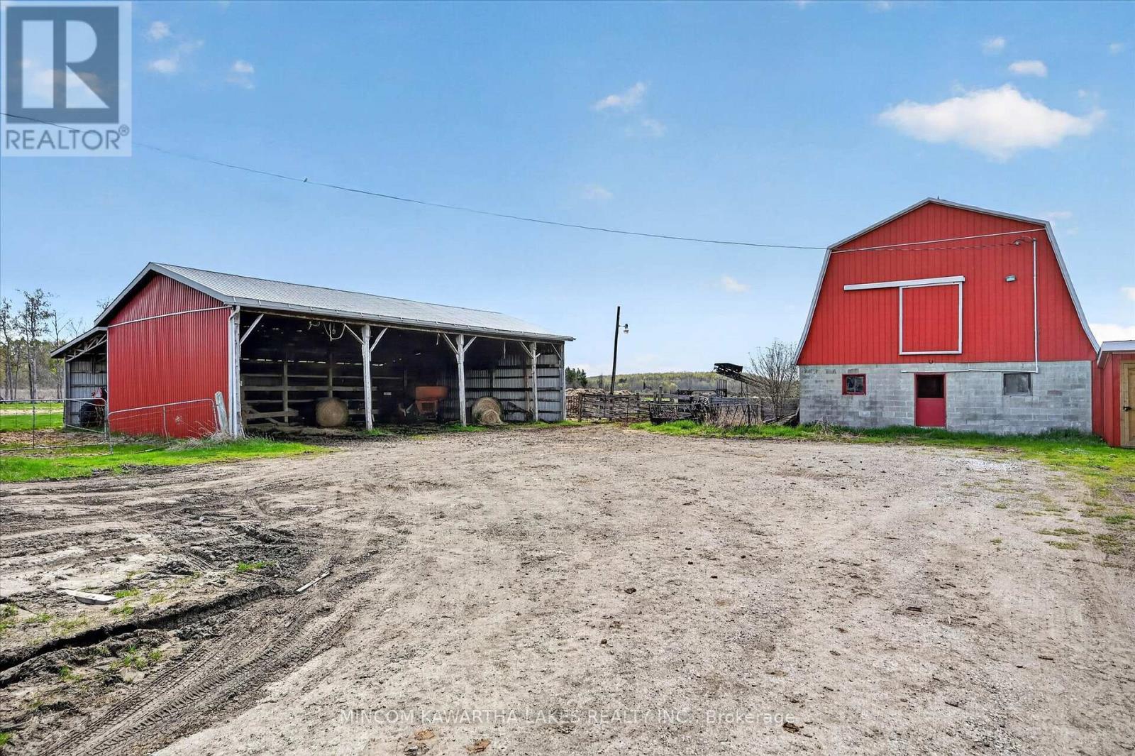 1528 Matchett Line Property Photo 2