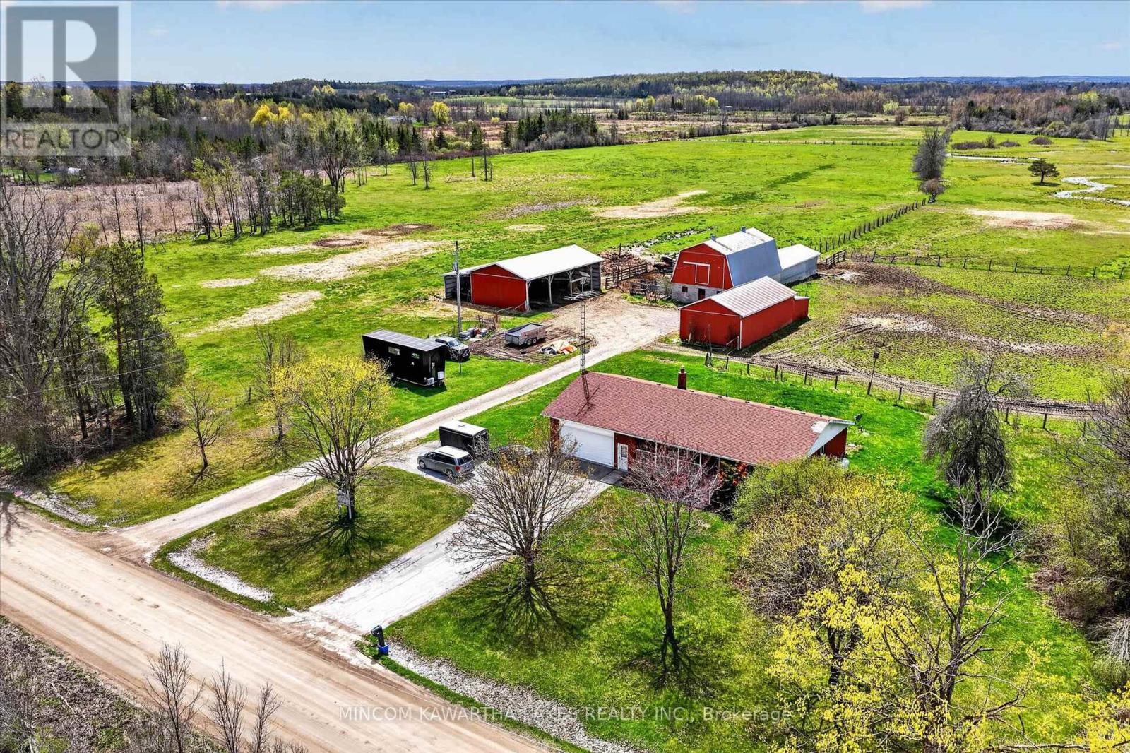 1528 Matchett Line Property Photo 6