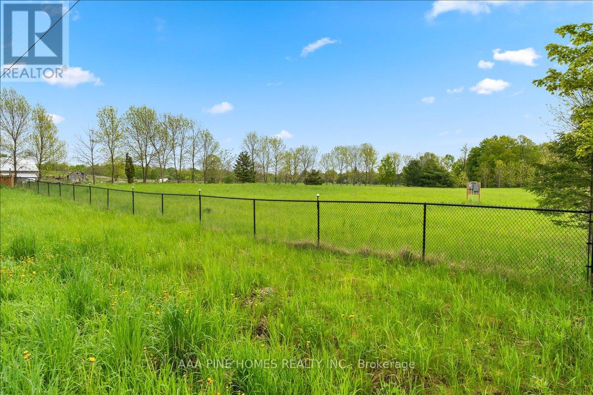 328 Rockies Road Property Photo 9
