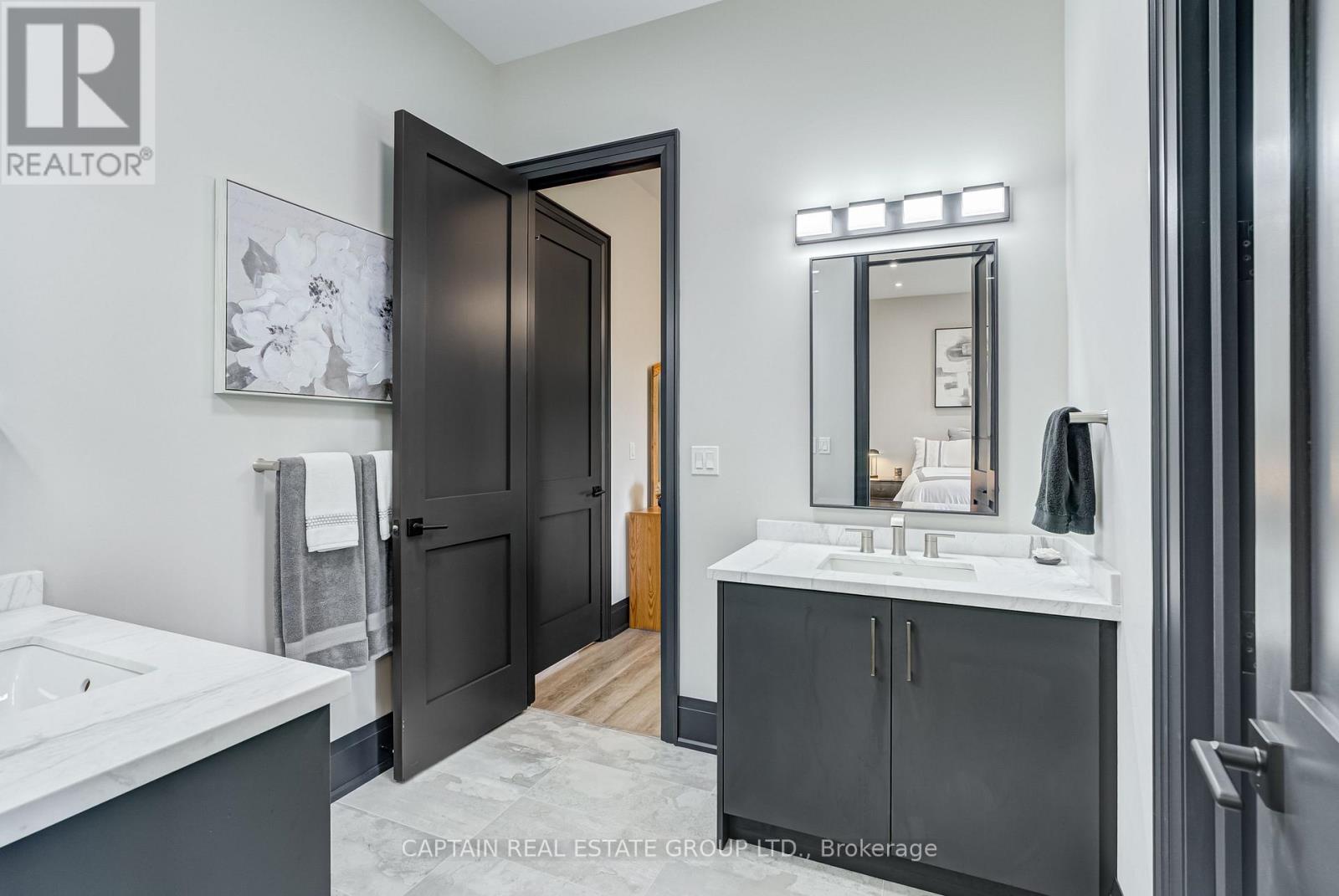836059 4th Line E Property Photo 22