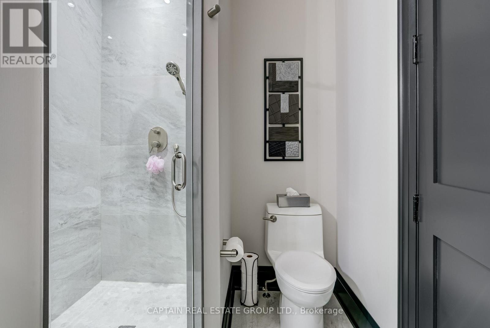 836059 4th Line E Property Photo 26