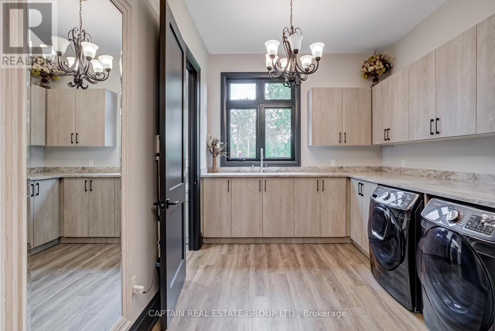 836059 4th Line E Property Photo 29