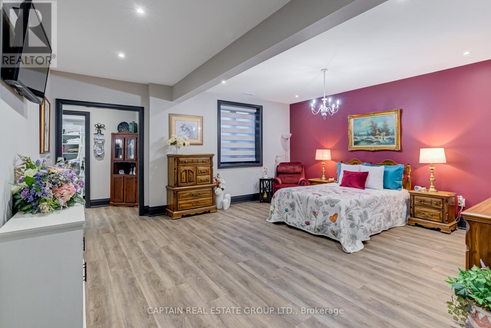 836059 4th Line E Property Photo 35