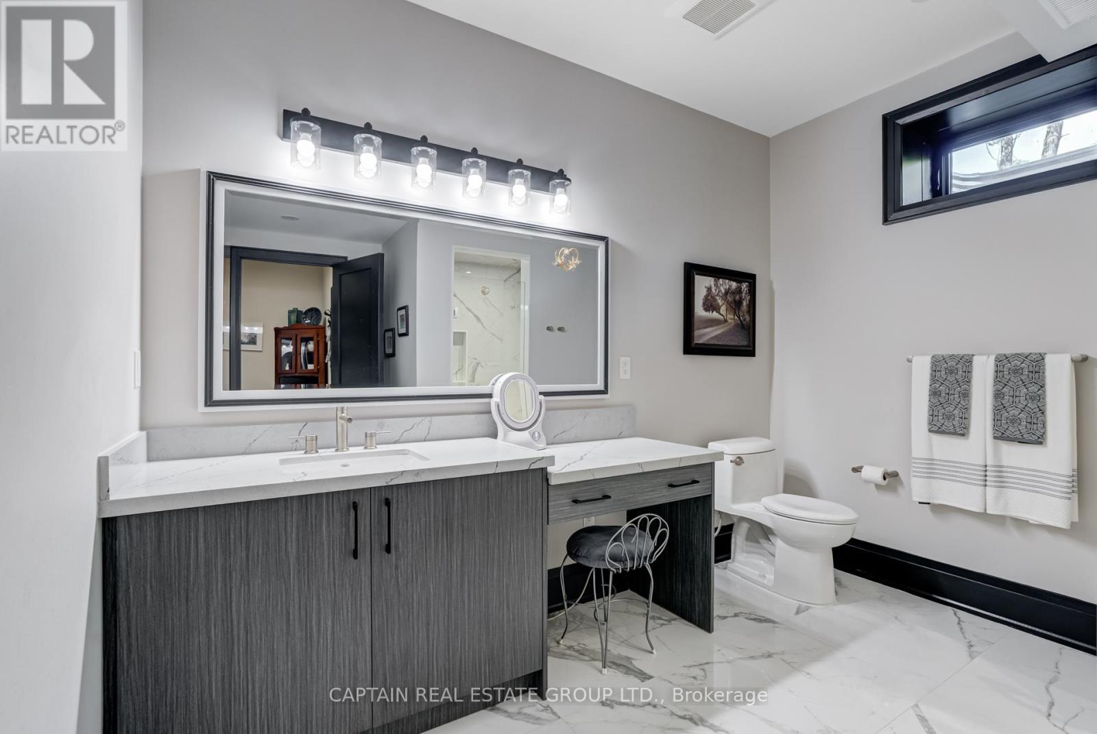 836059 4th Line E Property Photo 36