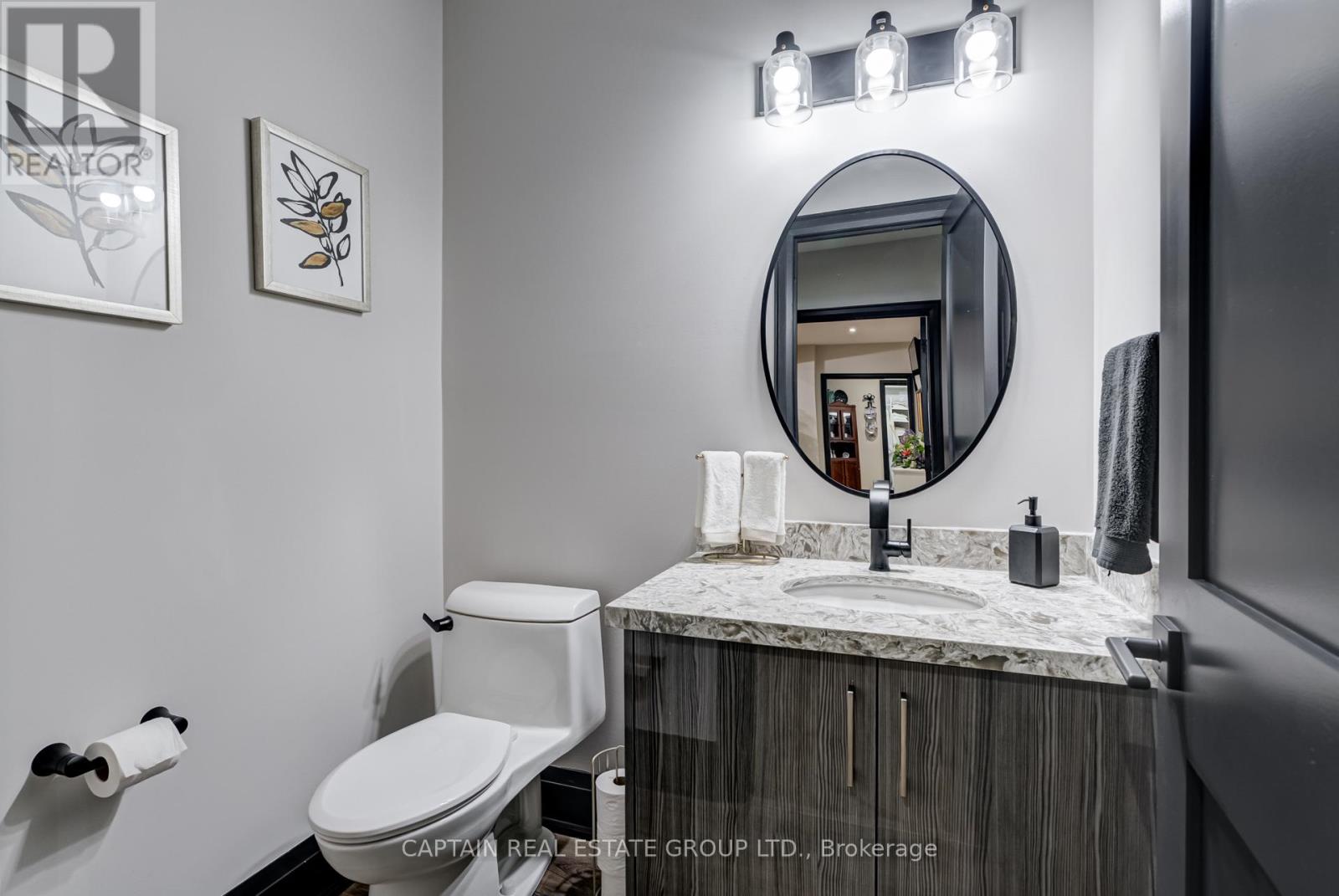 836059 4th Line E Property Photo 43