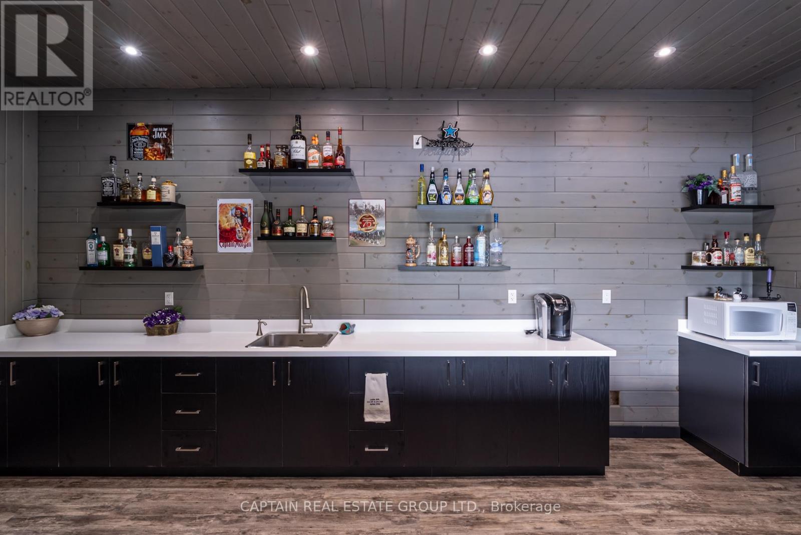 836059 4th Line E Property Photo 46