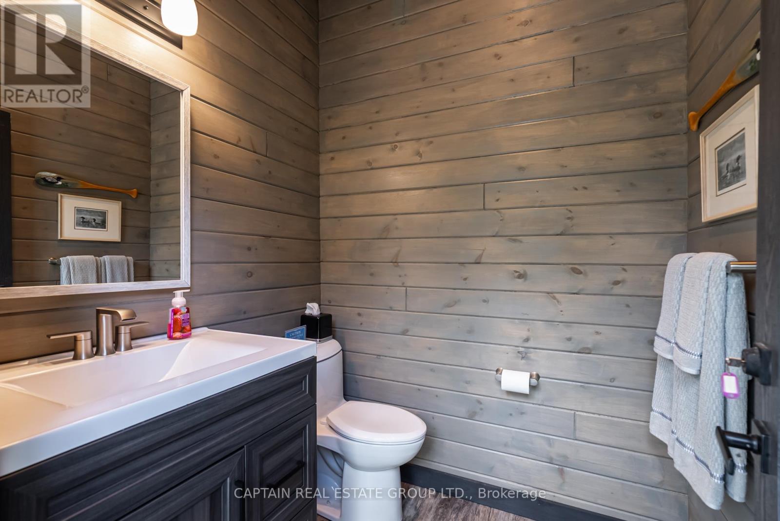 836059 4th Line E Property Photo 48