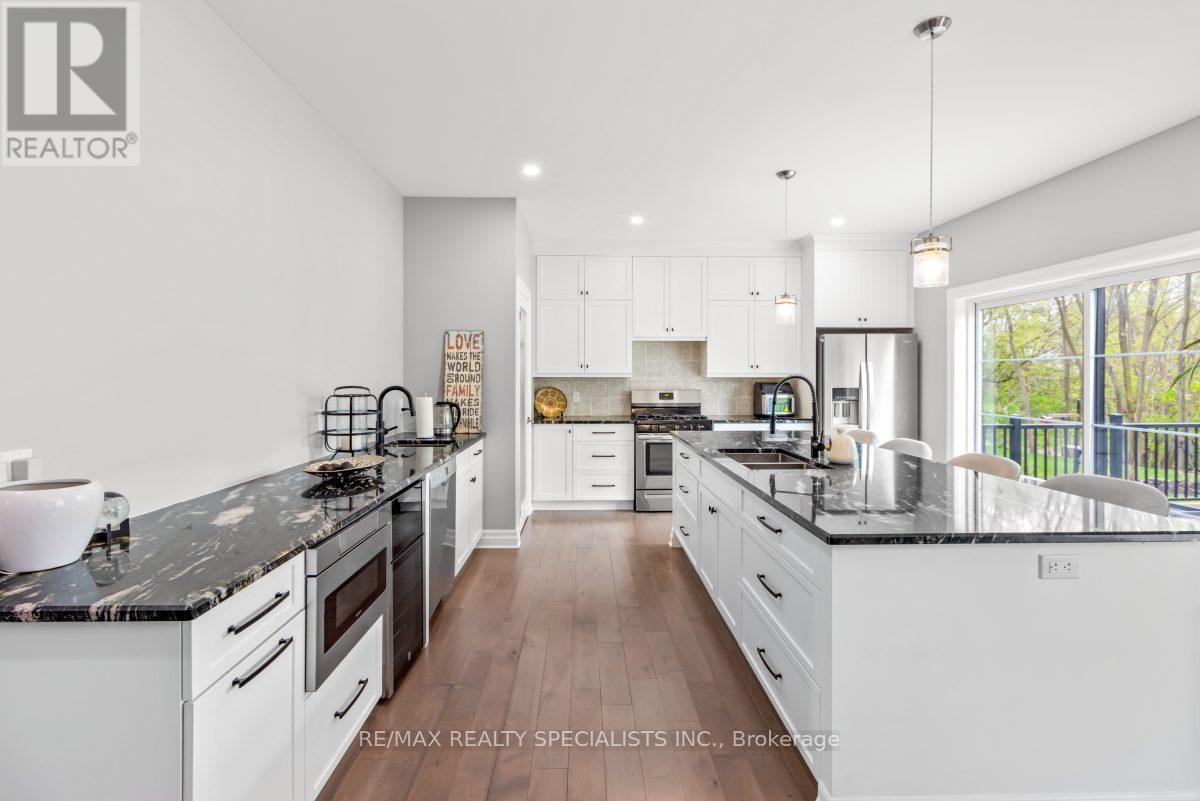 1076 7th Avenue Property Photo 12
