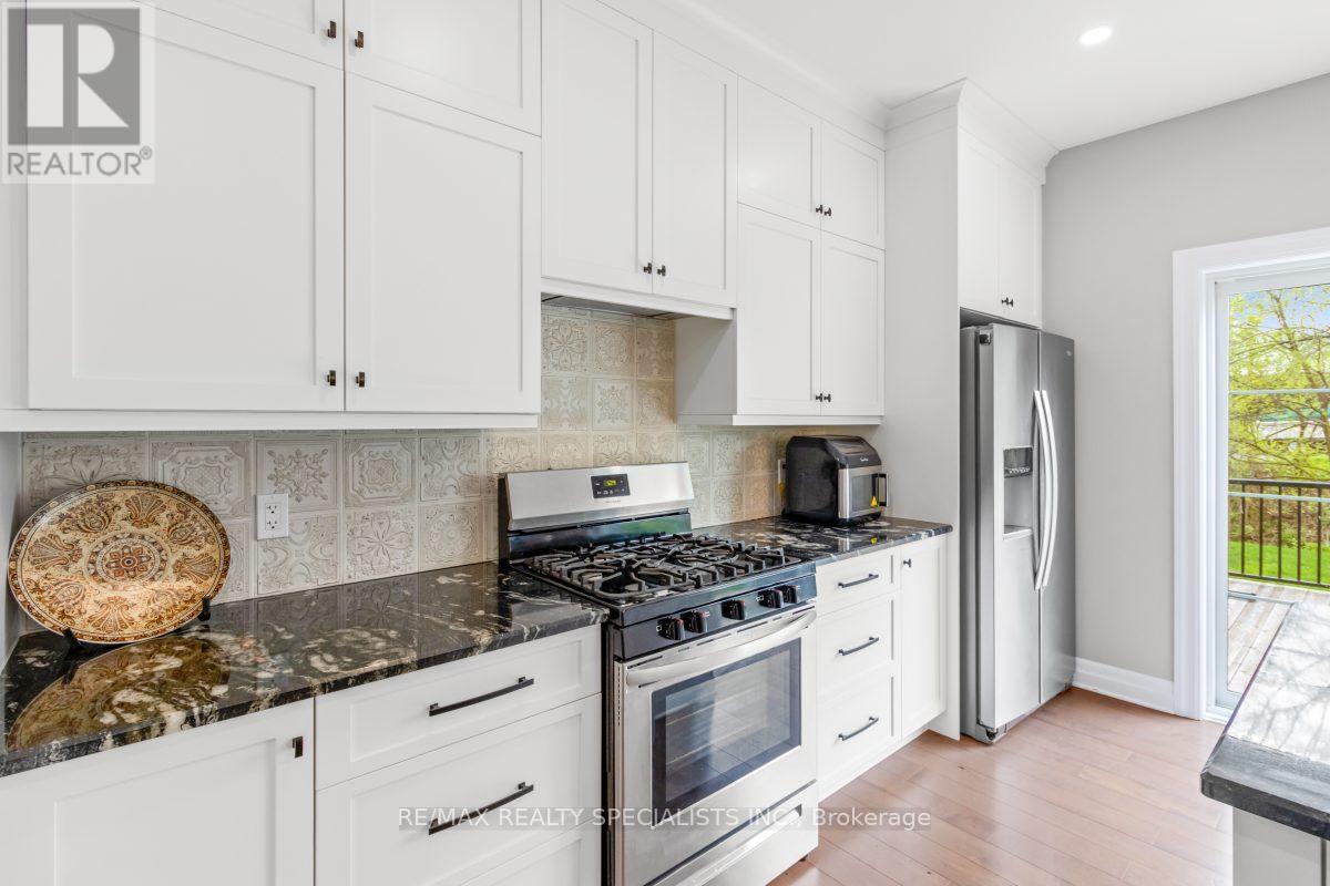 1076 7th Avenue Property Photo 13
