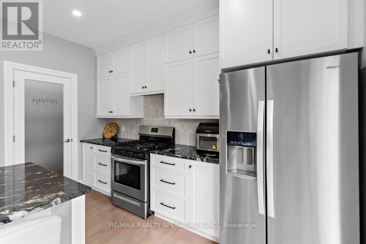 1076 7th Avenue Property Photo 14