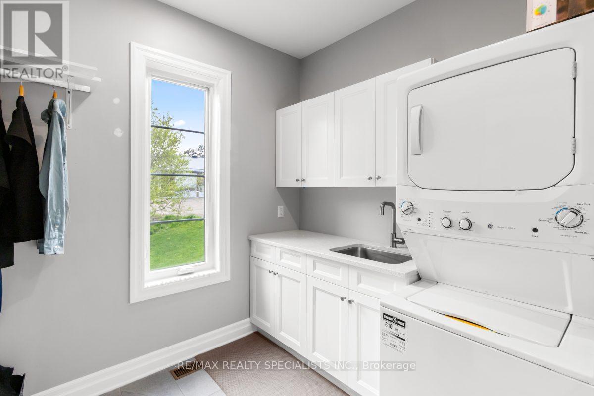 1076 7th Avenue Property Photo 22