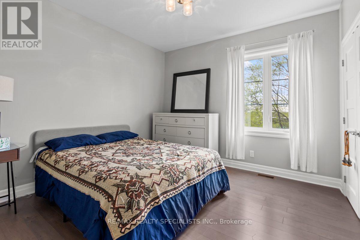 1076 7th Avenue Property Photo 31
