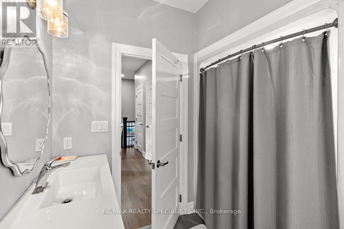 1076 7th Avenue Property Photo 33