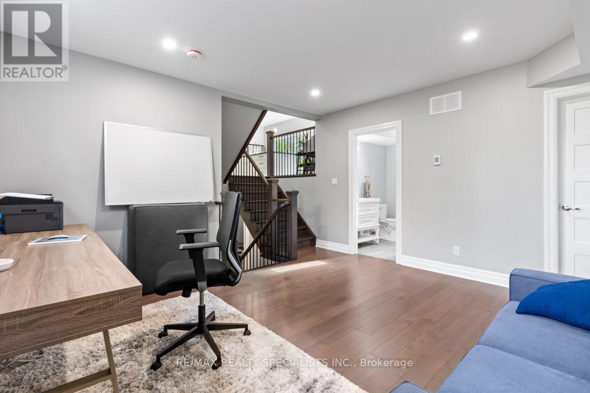 1076 7th Avenue Property Photo 35