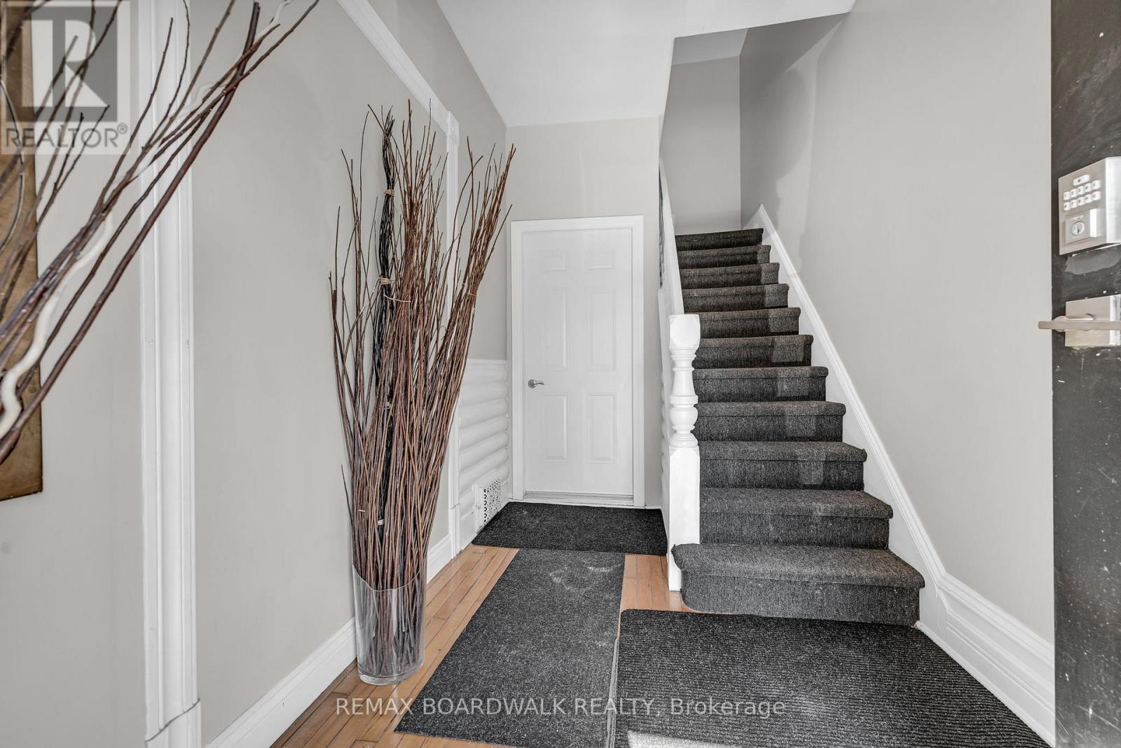 57 Lees Avenue Property Photo 6
