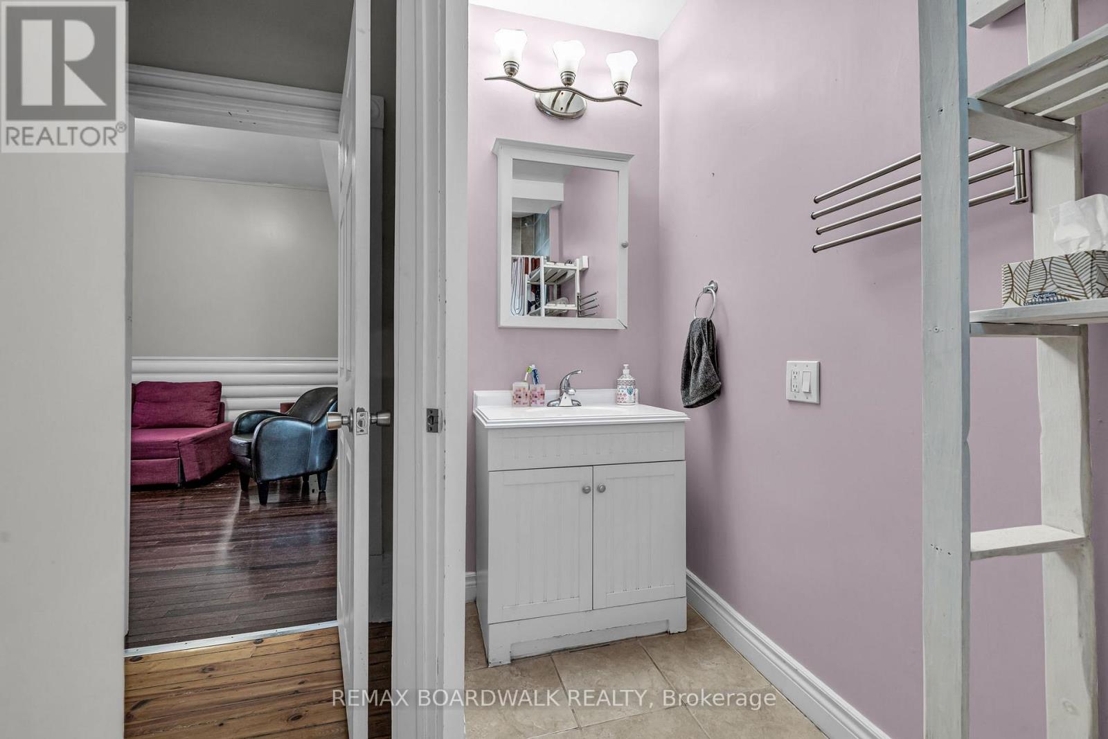 57 Lees Avenue Property Photo 11