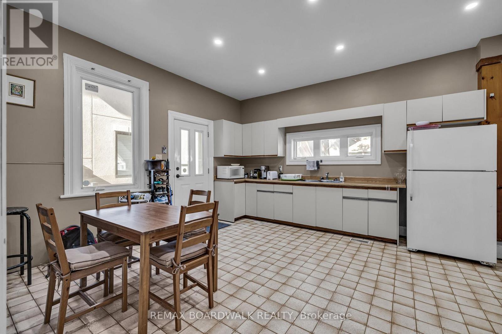 57 Lees Avenue Property Photo 19