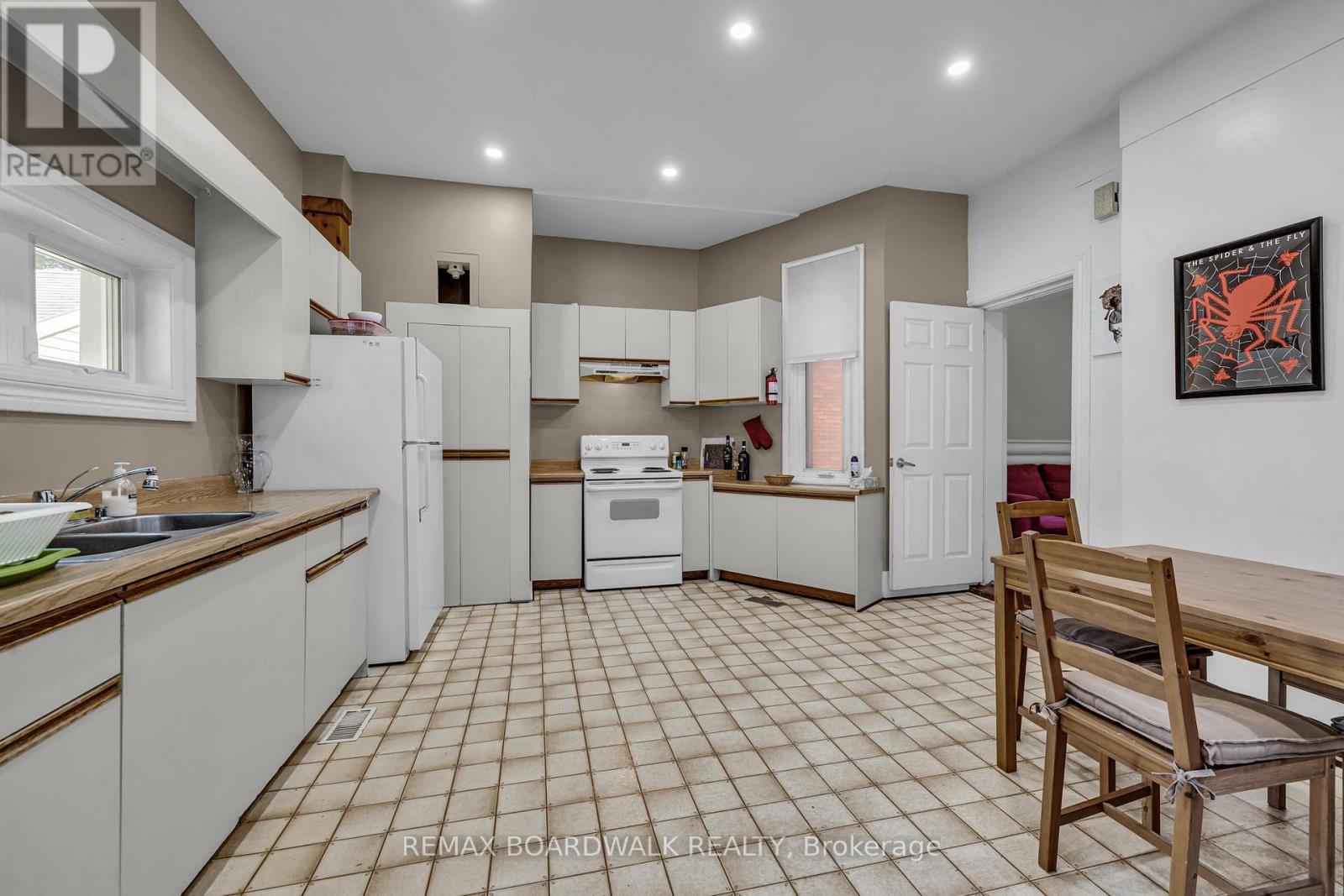 57 Lees Avenue Property Photo 20