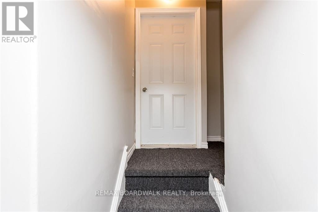 57 Lees Avenue Property Photo 24
