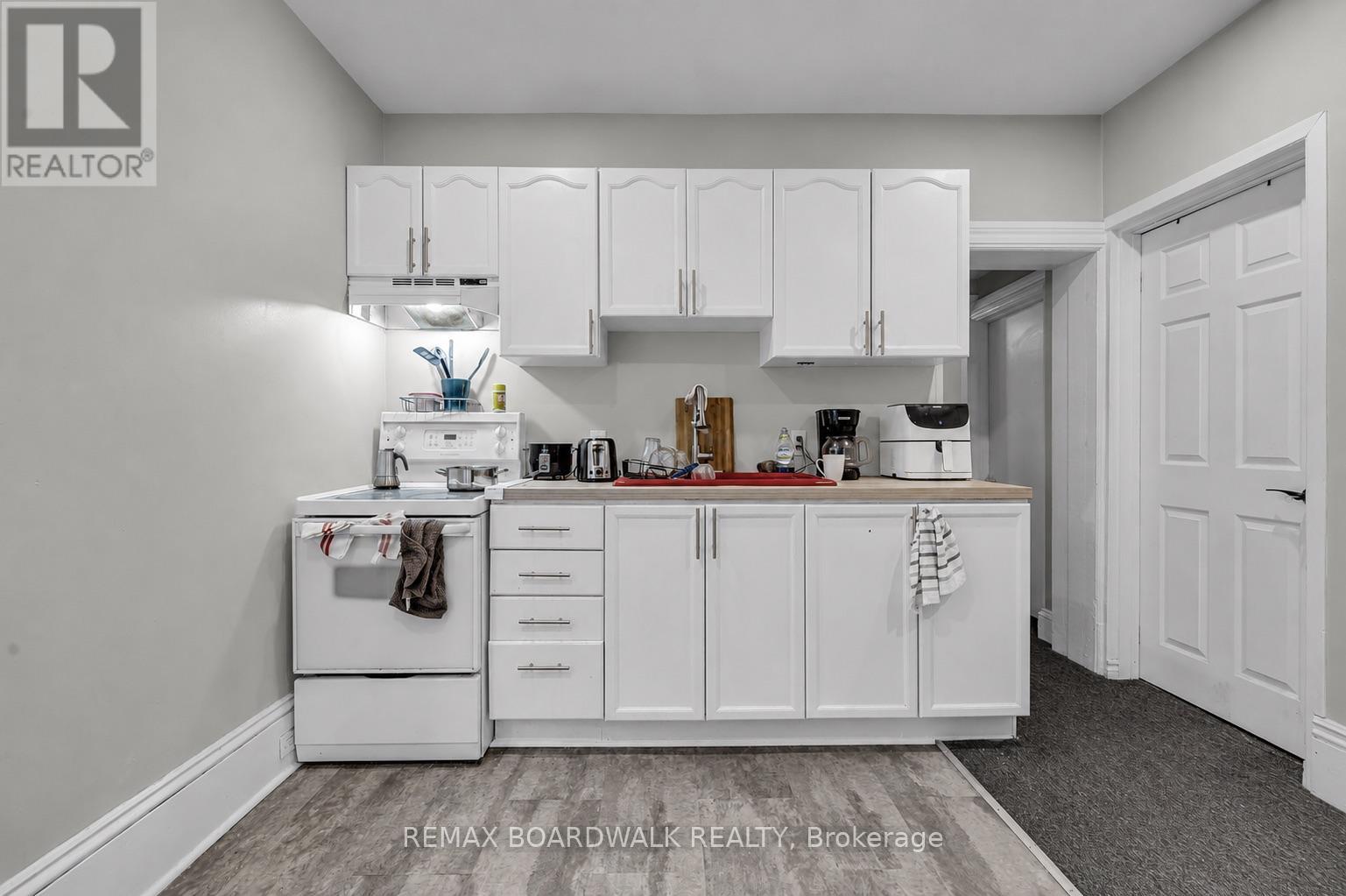 57 Lees Avenue Property Photo 33