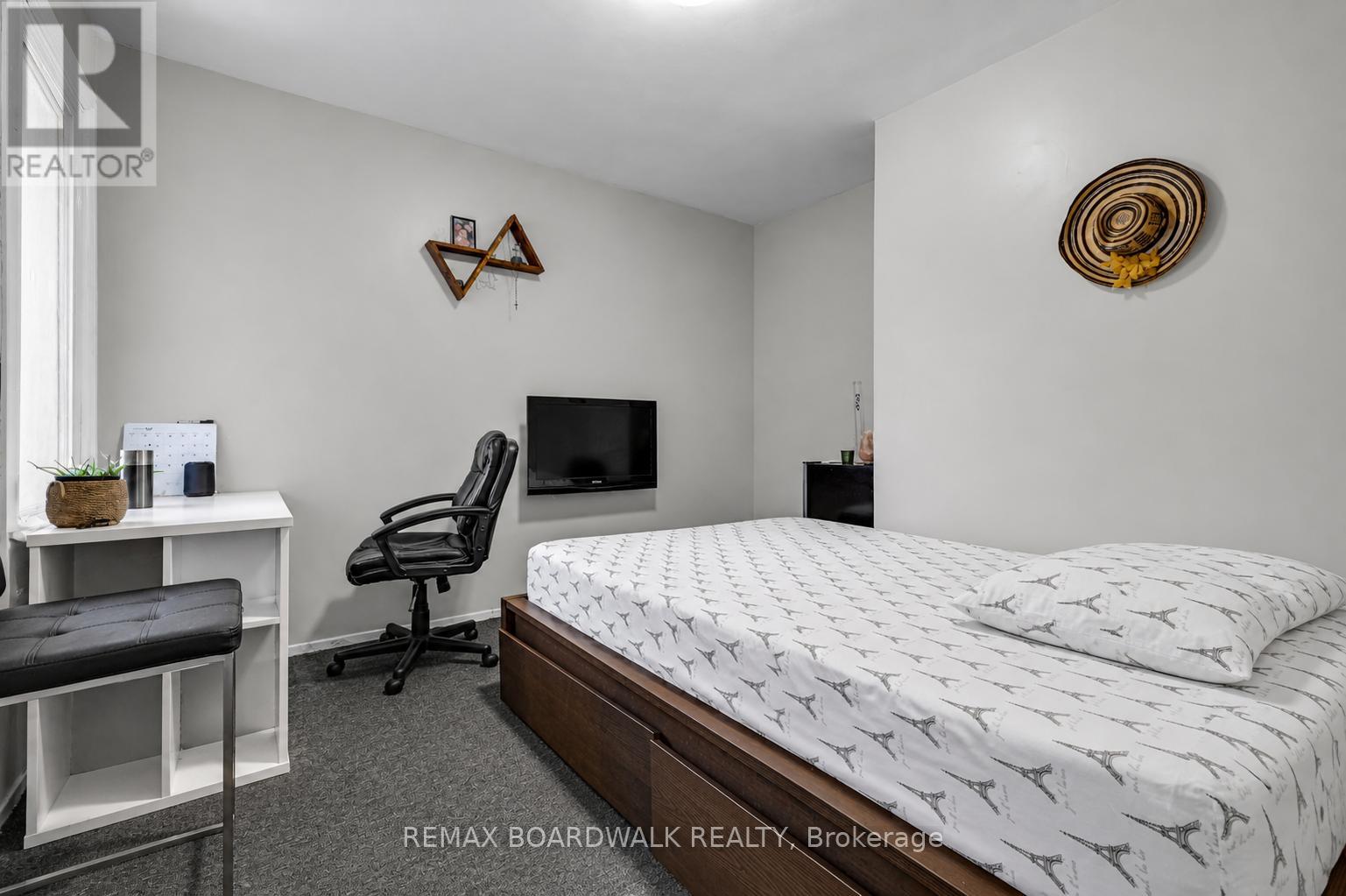 57 Lees Avenue Property Photo 38