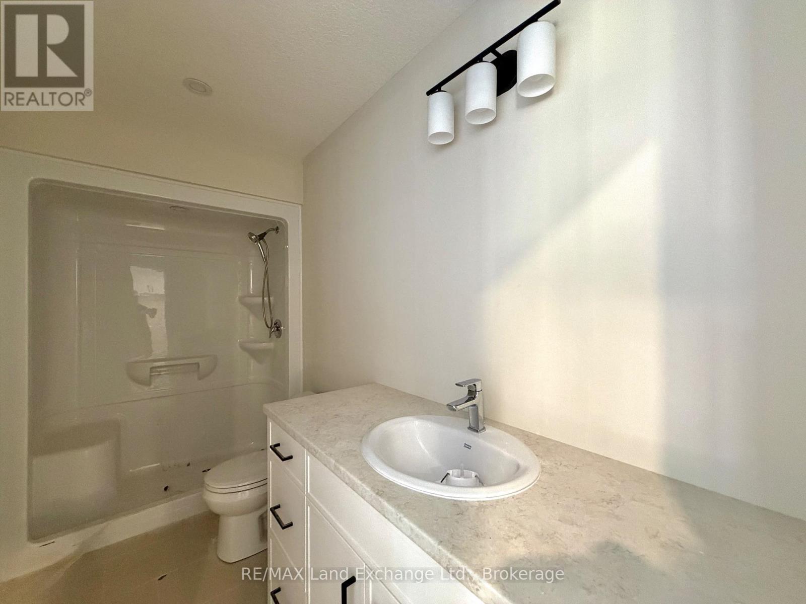 617 Hilker Street Property Photo 4