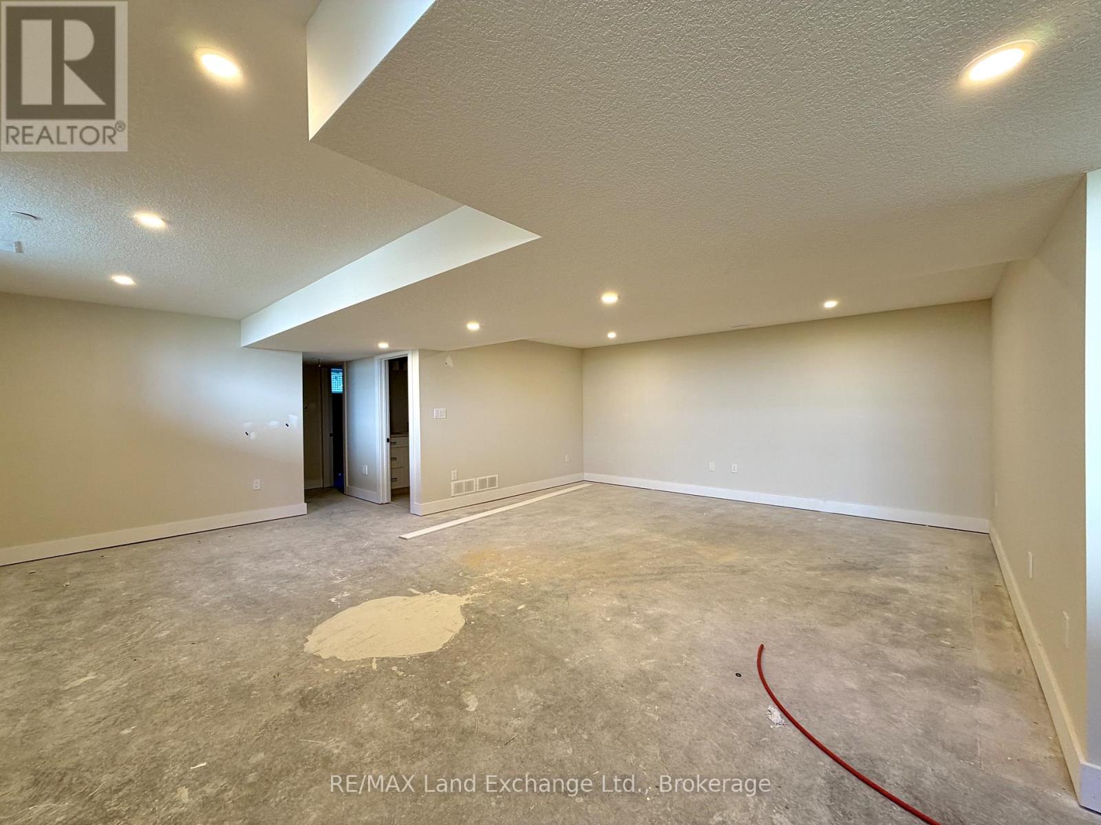 617 Hilker Street Property Photo 9