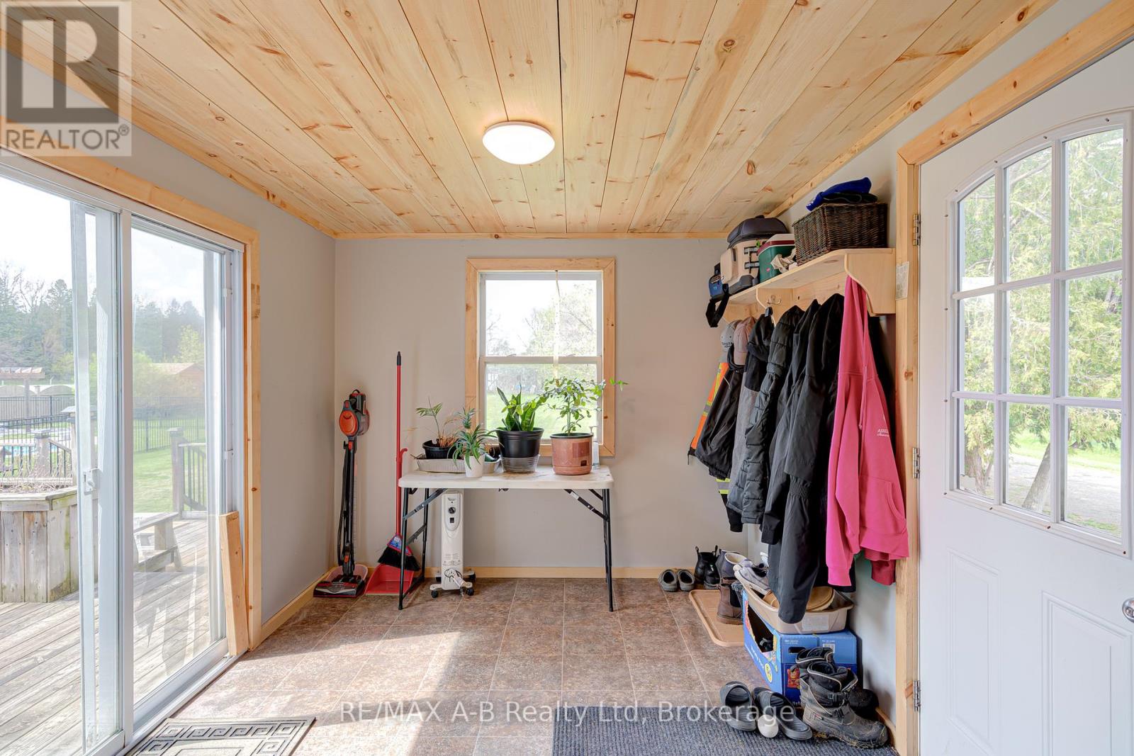 1241 - 1247 Colborne Street W Property Photo 10