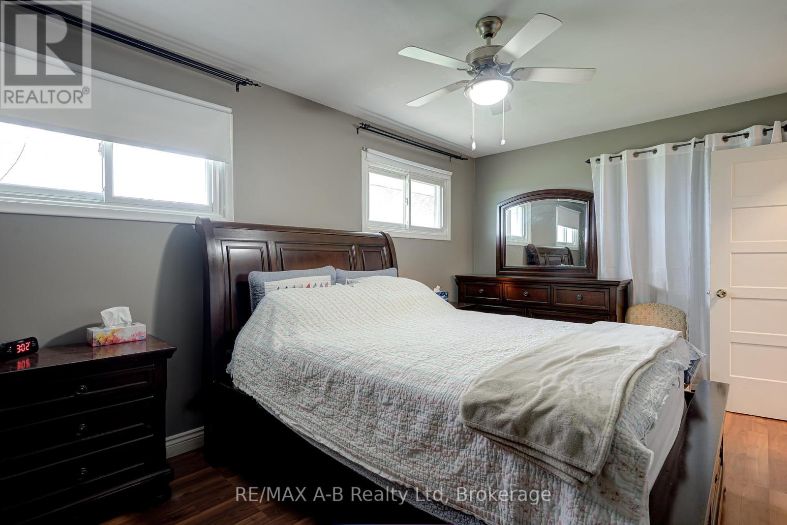 1241 - 1247 Colborne Street W Property Photo 11