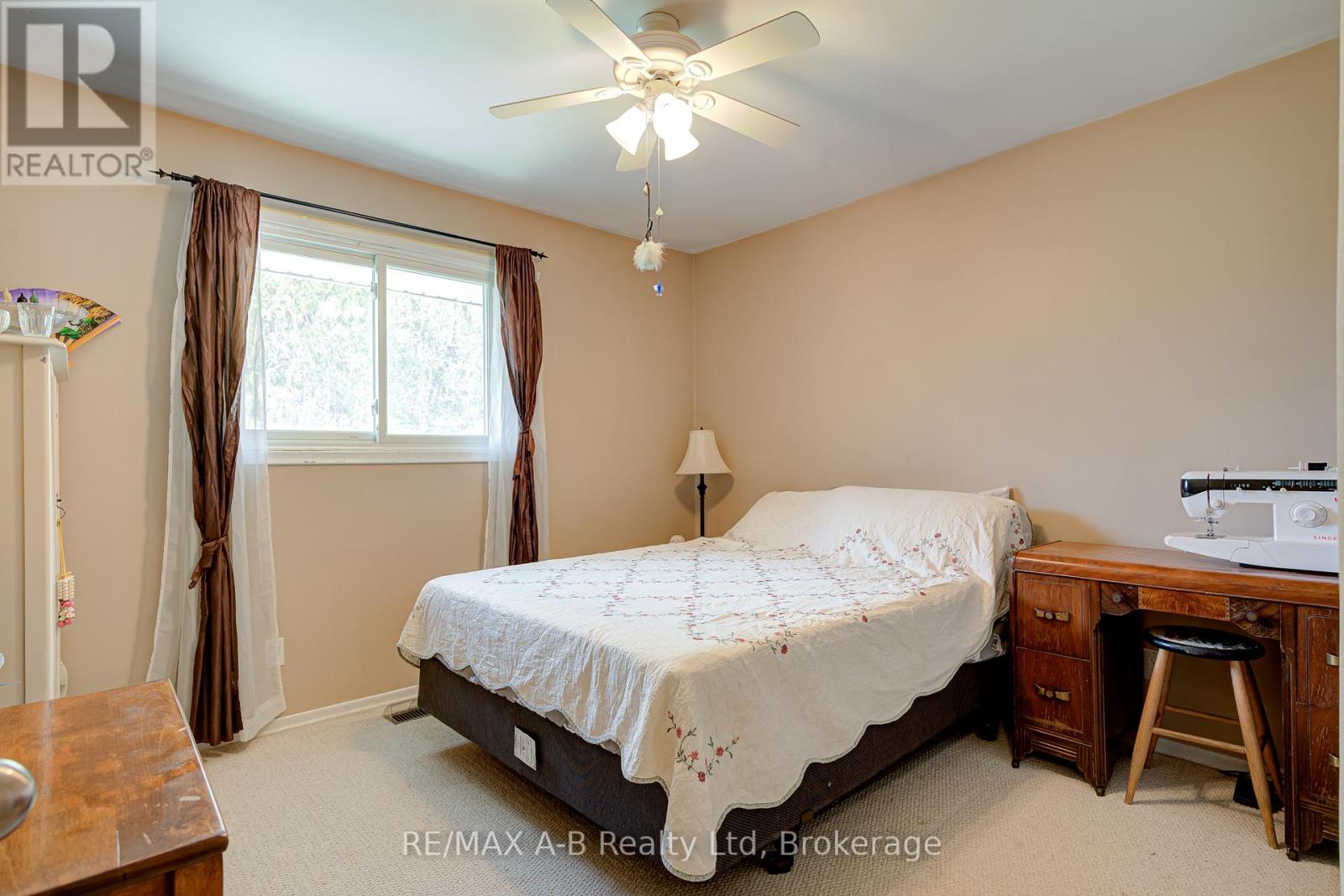 1241 - 1247 Colborne Street W Property Photo 13